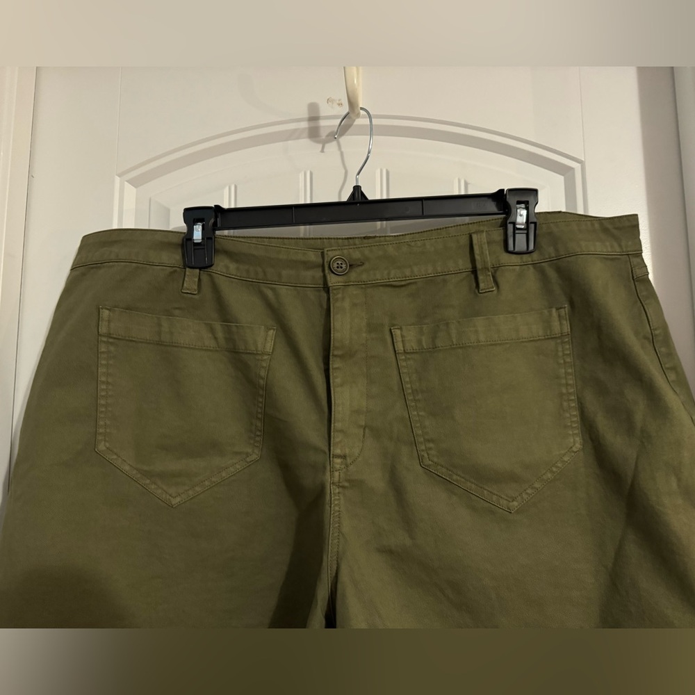 Great Sanctuary size 22W olive green Bermuda shorts plus - Picture 2 of 4